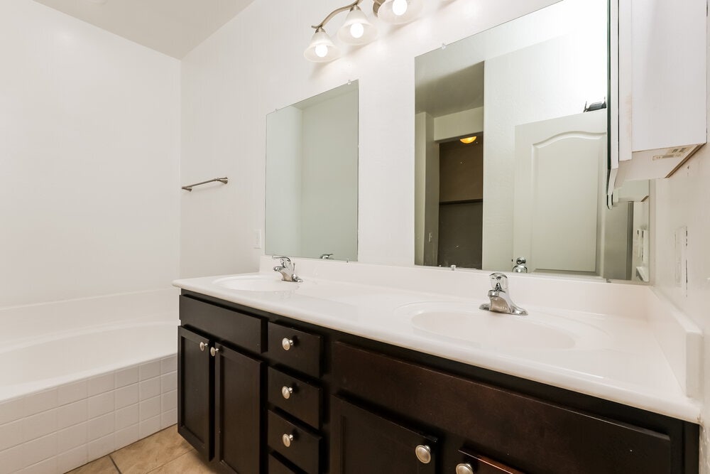 Building Photo - 4216 S 82nd Ln