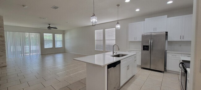 Building Photo - 2391 Beacon Landing Cir