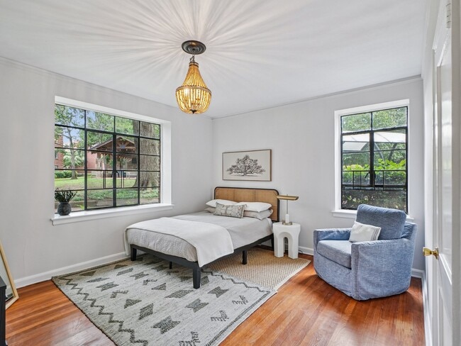 The Kingsley - Cameron Court Apartments