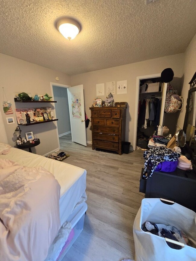 Building Photo - 322K