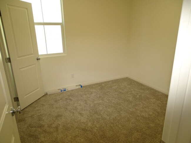 Building Photo - 2929 Gallarate Dr