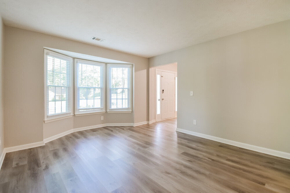 Building Photo - 547 Riverbirch Trce