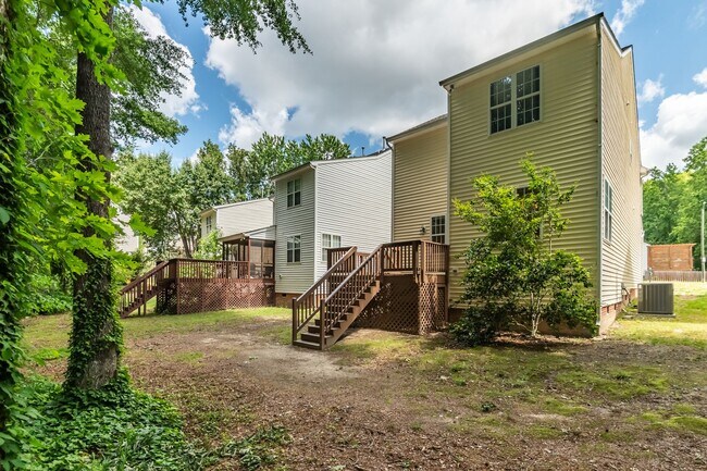 Building Photo - Single Family home in Hedingham: Available Now!
