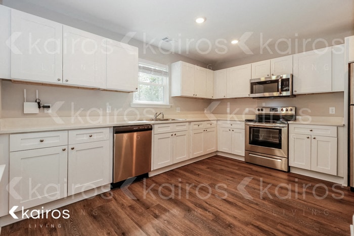 Building Photo - 149 Cottage Grove Rd