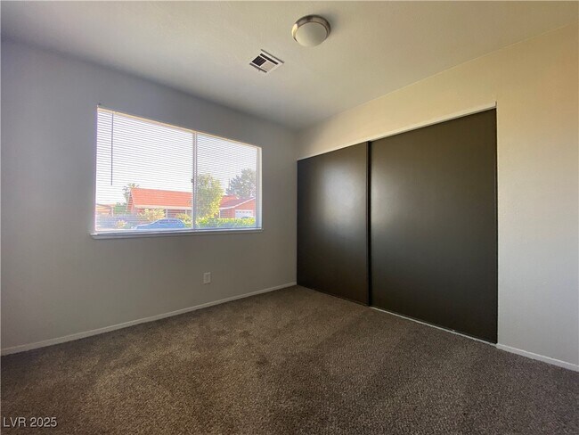 Building Photo - 4765 E Mohave Ave