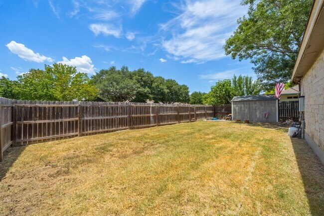 Building Photo - 301 Zebra Dr