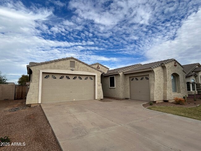 Building Photo - 2202 W Carter Rd