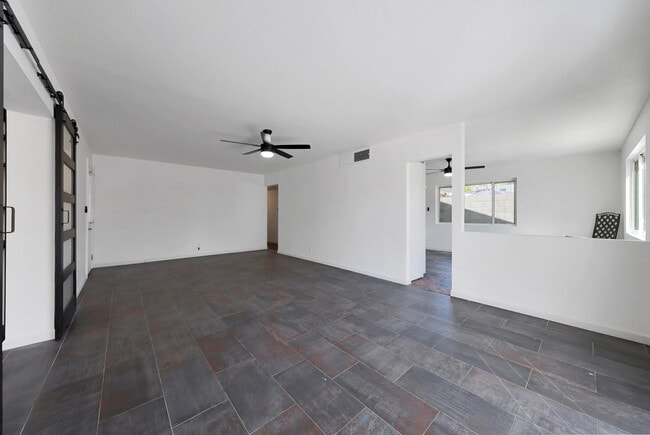 Building Photo - 7031 E Loma Land Dr