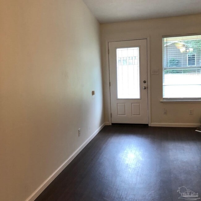 Building Photo - 5940 Mona Ln