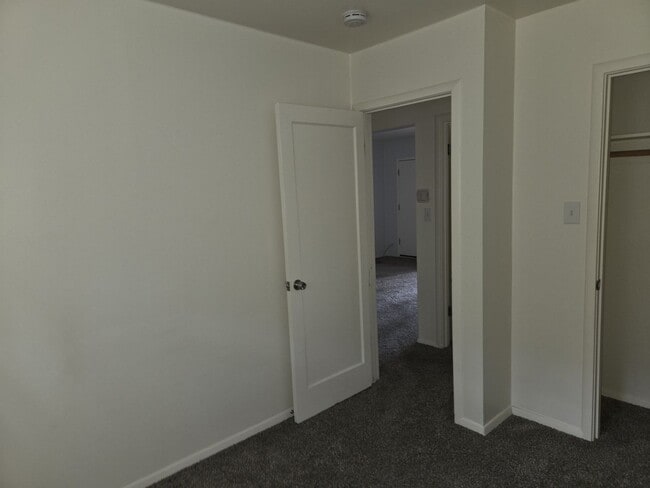 Building Photo - LO808-Sarver