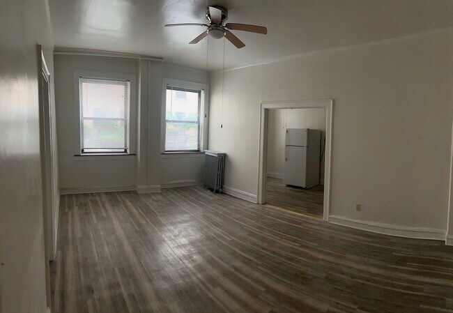 Building Photo - 5480 S Cornell Ave