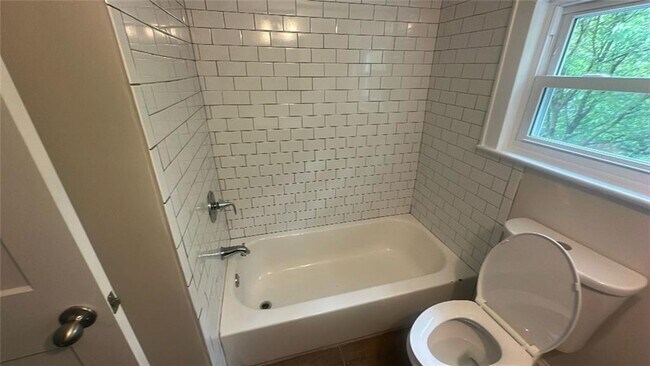 Building Photo - 1721 Westwood Ave SW