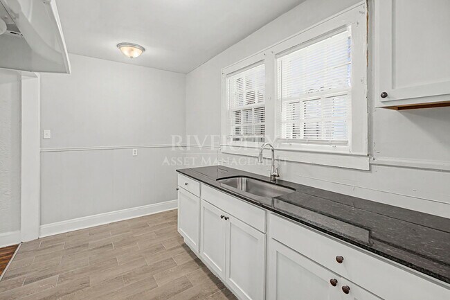 Building Photo - 1052 National St