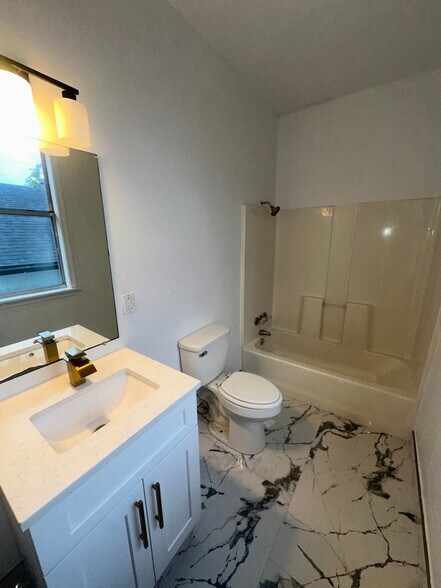 Building Photo - 2439 George Nick Connor Dr