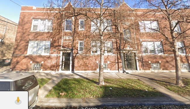 Building Photo - 4502 W Wellington Ave