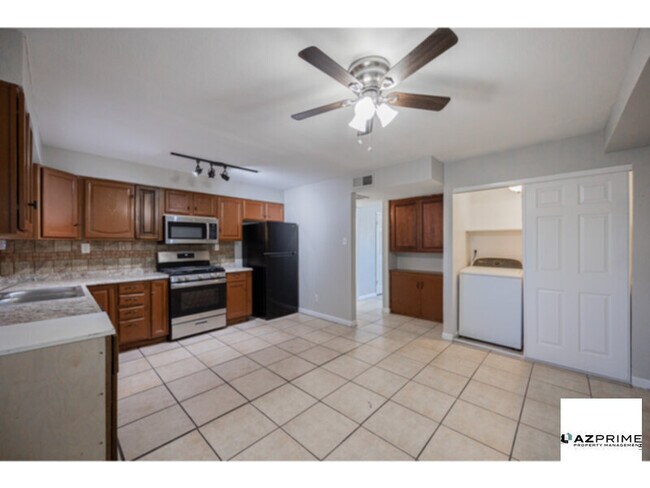 Building Photo - $1,725 OFF 1ST MONTH'S RENT WITH A 13-MONTH LEASE SIGNED MOVE-IN SPECIAL, WITH $80 MONTHLY WATER UTI