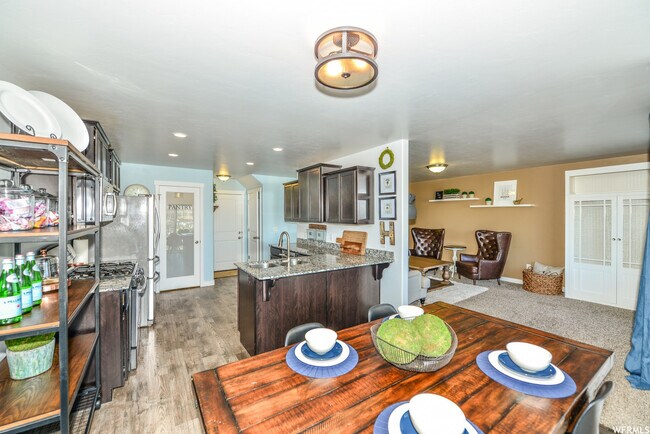Building Photo - 15030 Gallant Dr