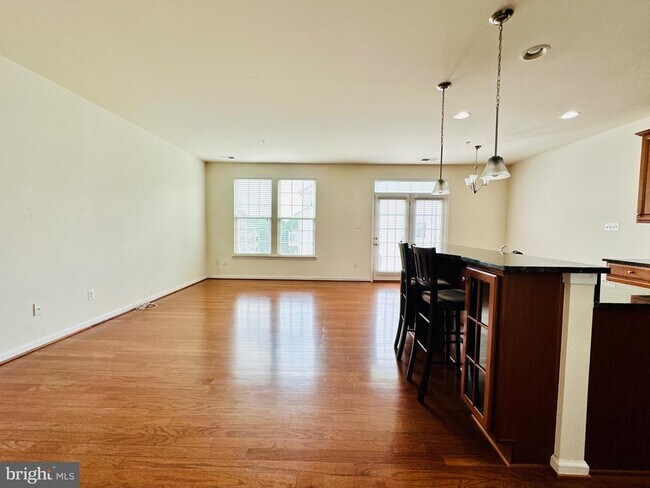 Building Photo - 7396 Brunson Cir