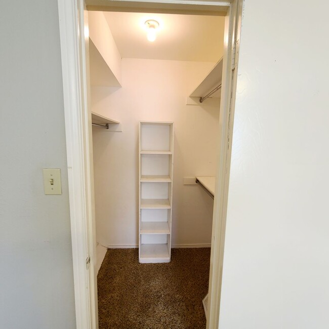 Building Photo - Spacious 2-Bedroom, 2-Bath Condo near SMU ...