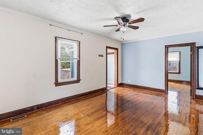 Building Photo - 7523 Webster Ln