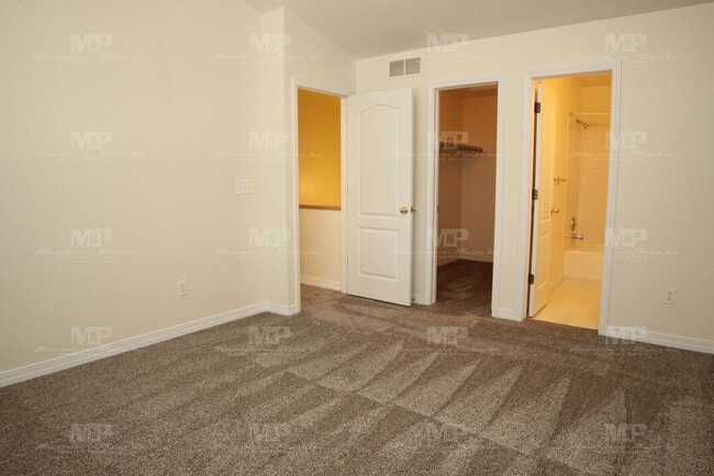 Building Photo - 6826 Antigua Dr