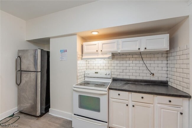 Building Photo - 1794 W 54th St