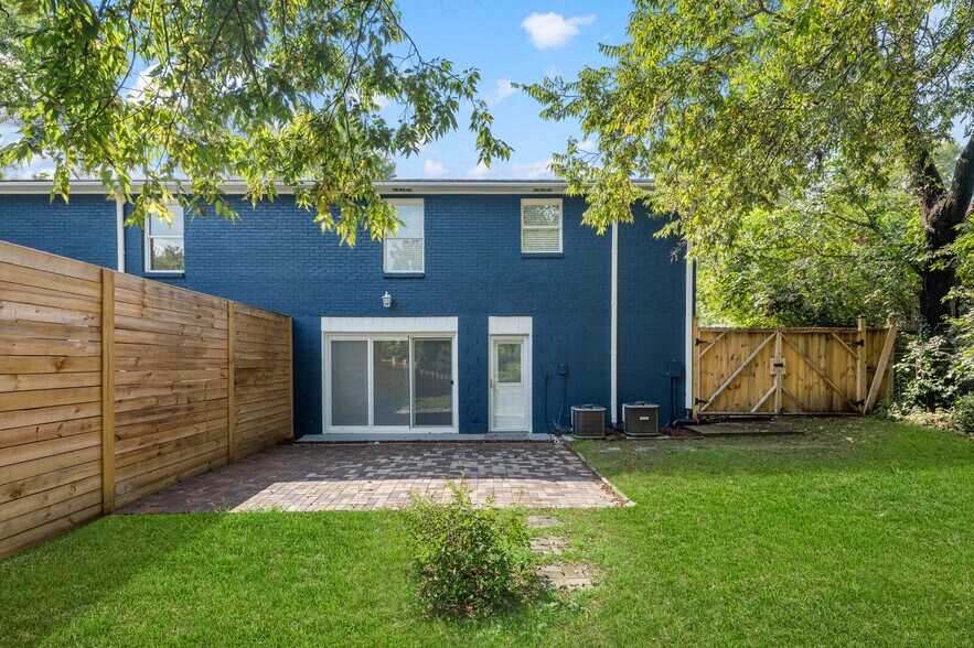 Building Photo - 2112 Sanborn Dr