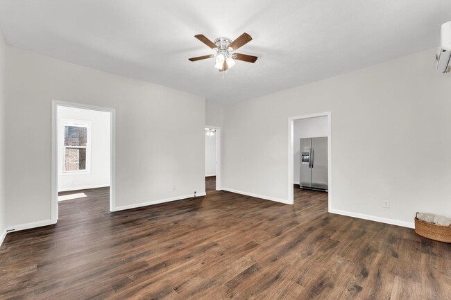 Building Photo - 3 Bed | 1 Bath | Loft | FULLY Remodeled | Springfield MO | PETS WELCOME!