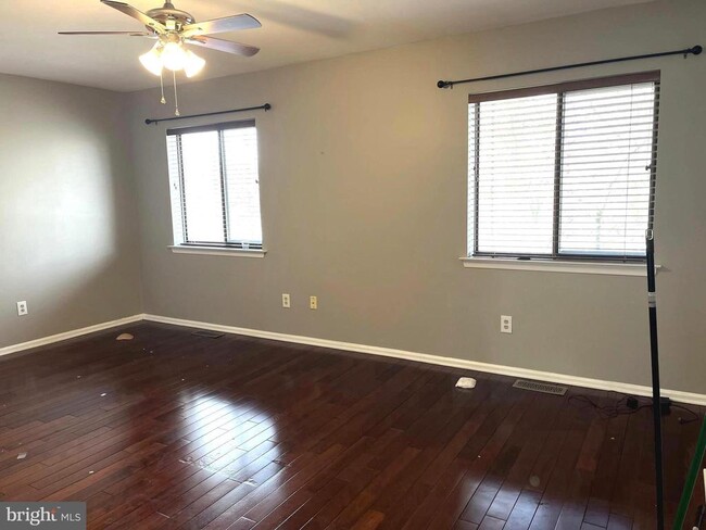 Building Photo - 204 Clover Hill Ct