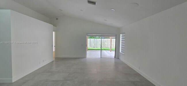 Building Photo - 591 Talavera Rd