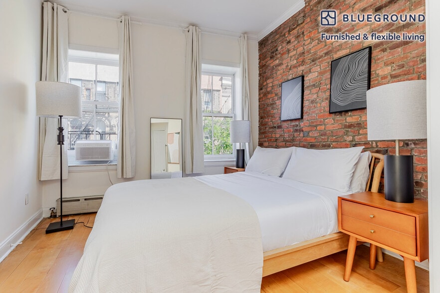 Building Photo - 118 Christopher St