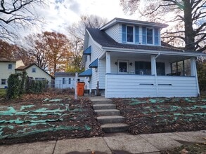 Building Photo - 1837 W 9th St