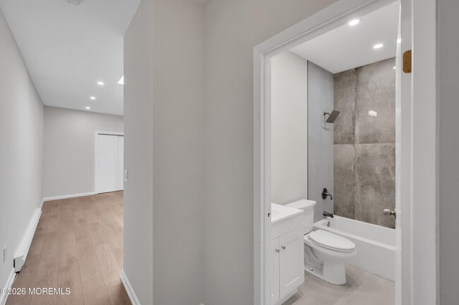 Building Photo - 31 W Front St