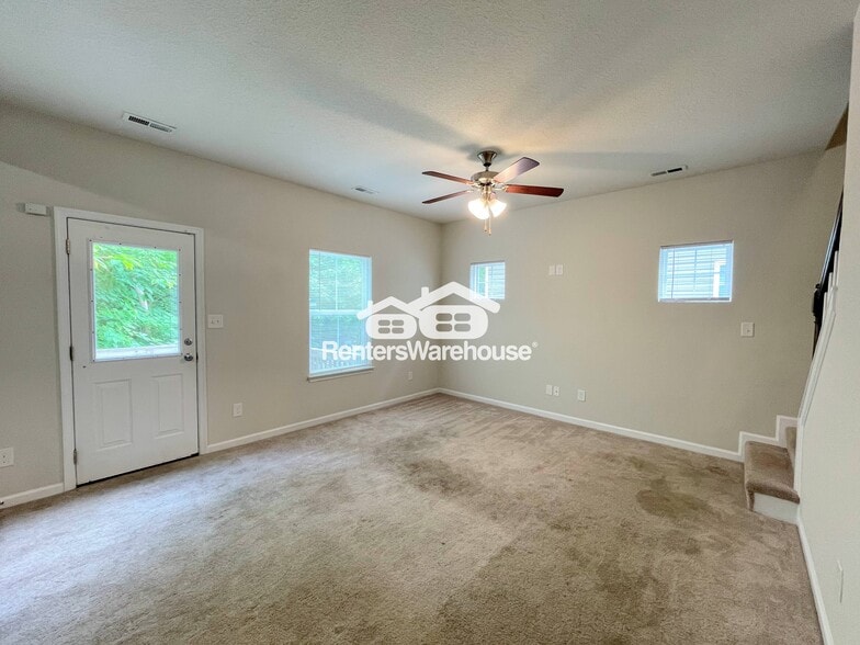 Building Photo - 728 Rosewell Ave