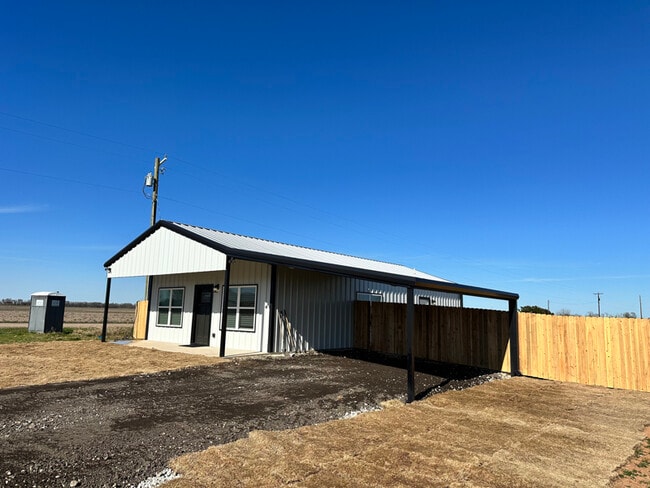 Building Photo - 495 Grellhesl Rd