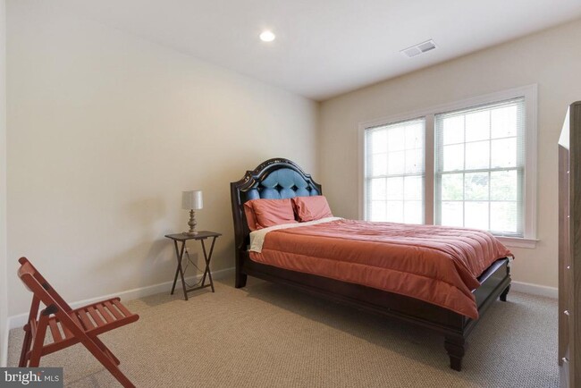 Building Photo - 26030 Blackberry Knoll Ct