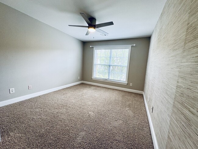 Building Photo - 3571 Brampton Dr