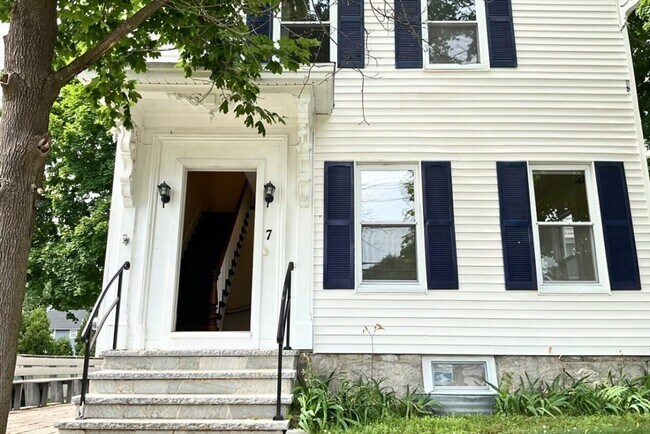 Building Photo - 7 Riverneck Rd