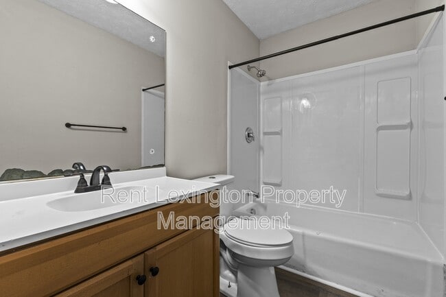 Building Photo - 3609 Sundart Dr