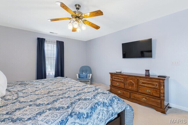 Building Photo - 2725 Timberline Dr