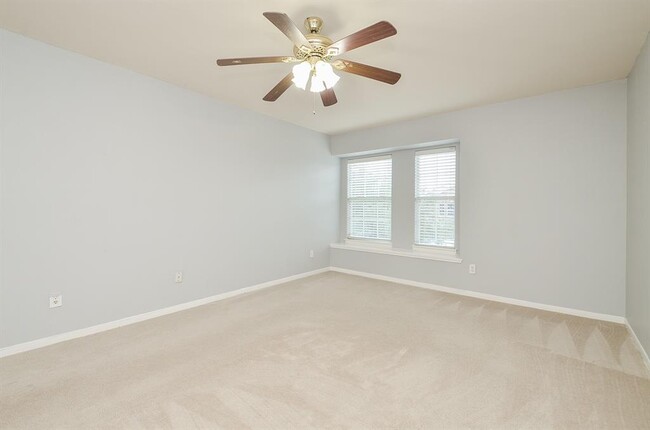Building Photo - 2707 Roaring Oaks Ln