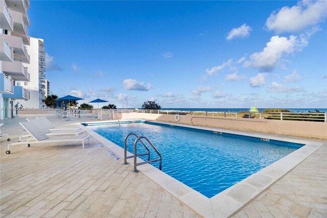 Building Photo - 345 Ocean Dr