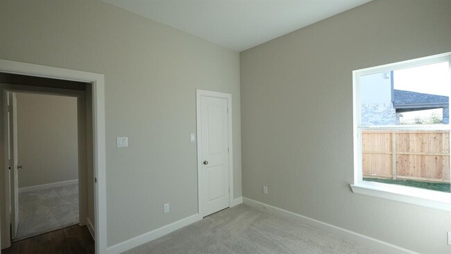Building Photo - 302 Pure Parsley Path
