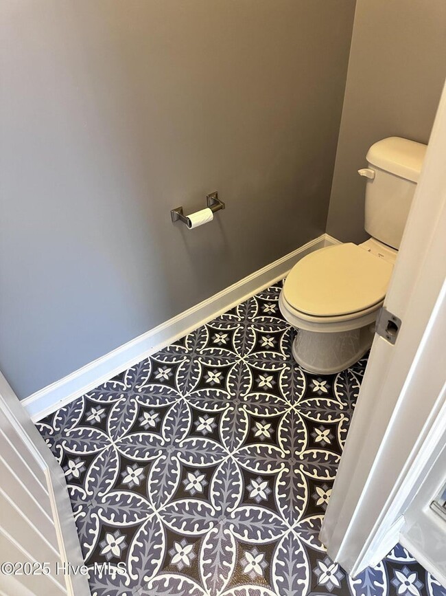 Building Photo - 109 Pennington St