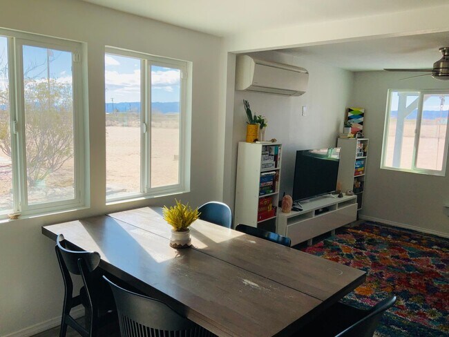Building Photo - *Beautiful/Private/Views- 3 Bedroom/1.5 Ba...