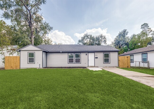 Building Photo - 5954 Belneath St