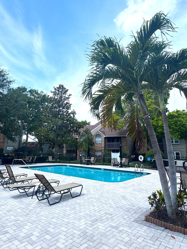 Building Photo - Beautiful Condo in the Fountains near beaches