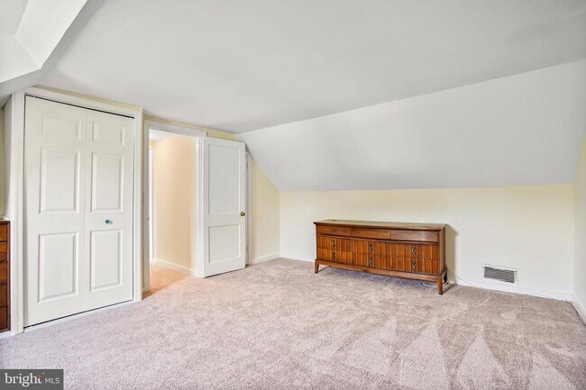 Building Photo - 7110 Coventry Rd