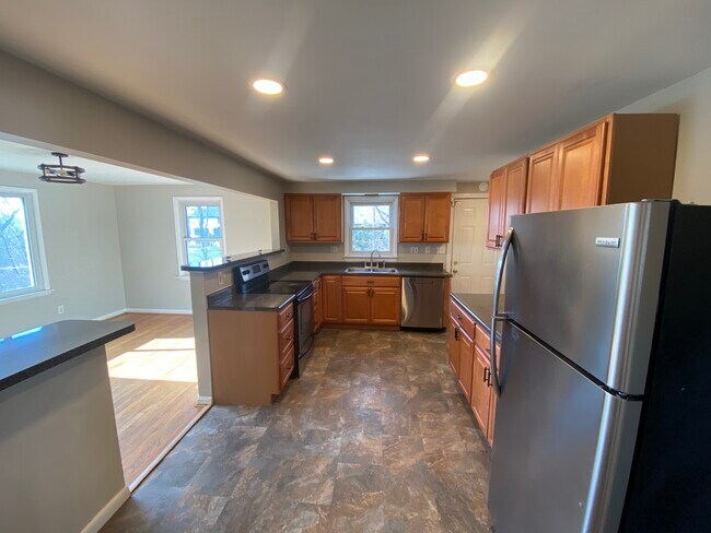 Building Photo - 9645 Loveland Madeira Rd