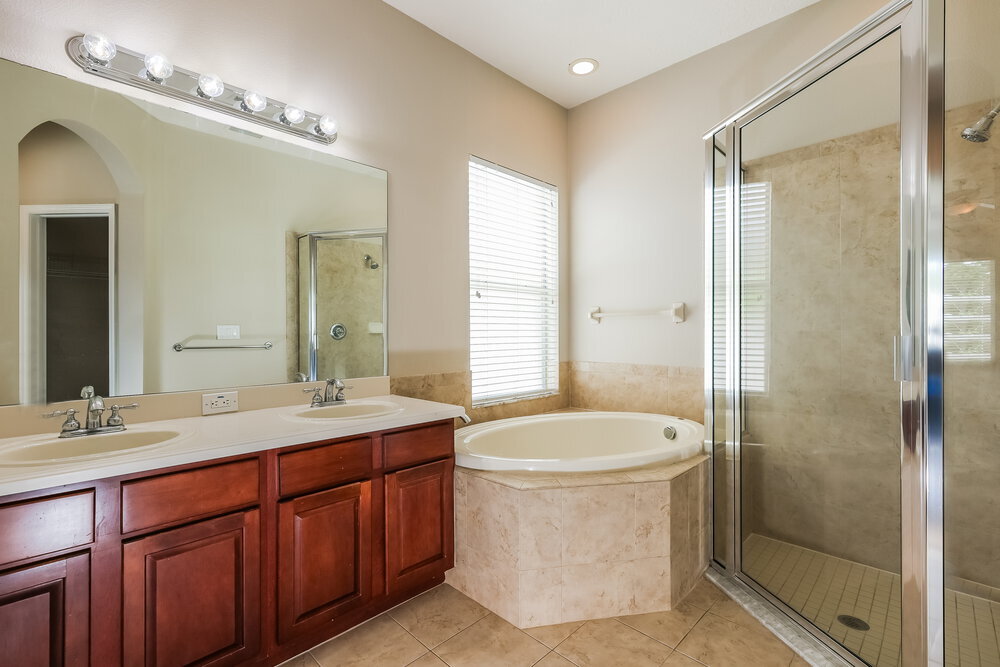 Building Photo - 10644 Shady Preserve Dr